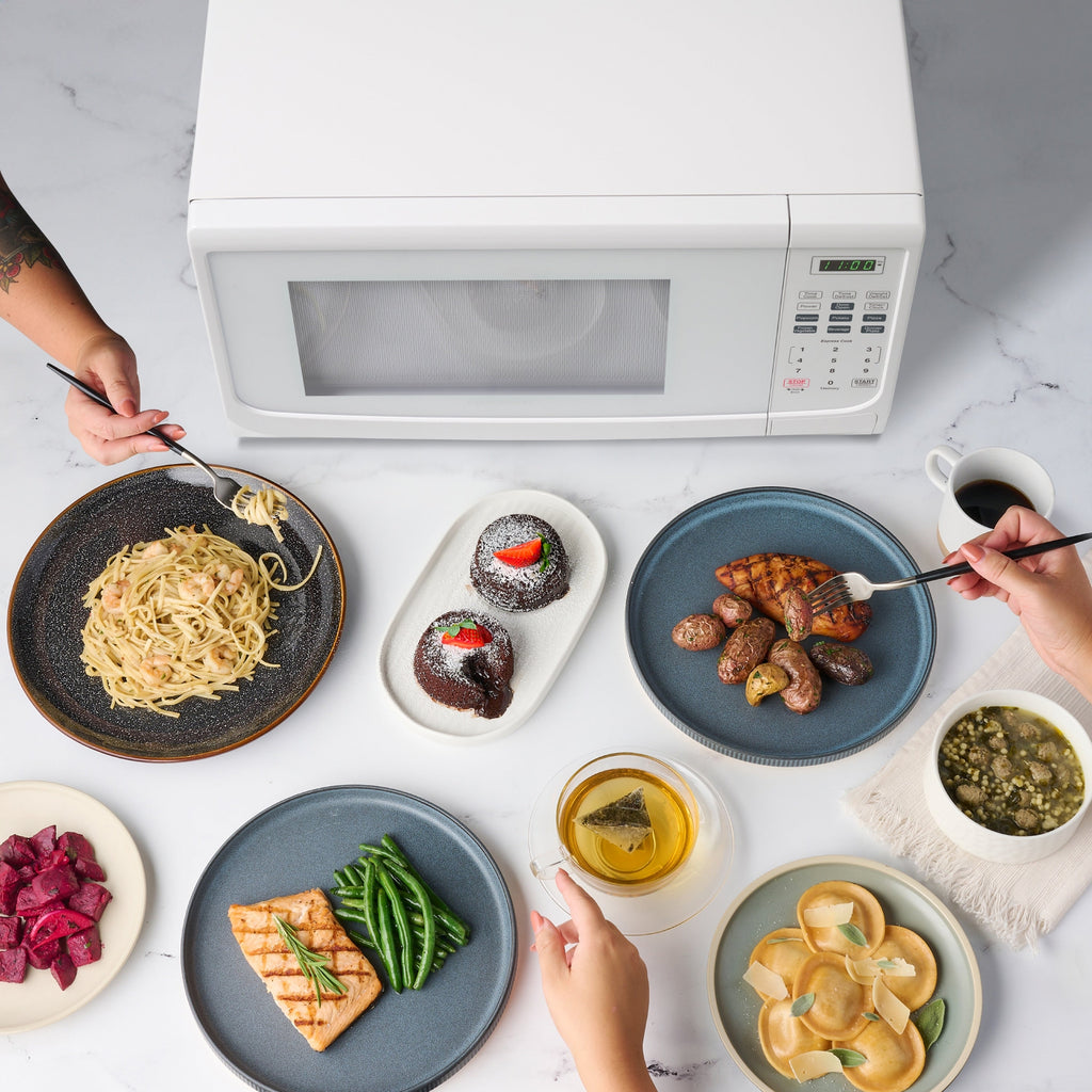 Farberware 1000-Watt 1.1 Cu. Ft. Countertop Microwave Oven With LED Lighting and Child Lock